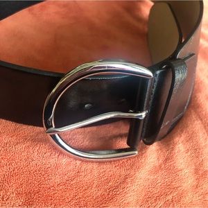 WOMEN'S PU Leather White hardware Buckle Elastic Waist Black.  Like New!